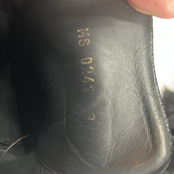 Size 11 in great shape . Bought at Louis store - Picture 7 of 8